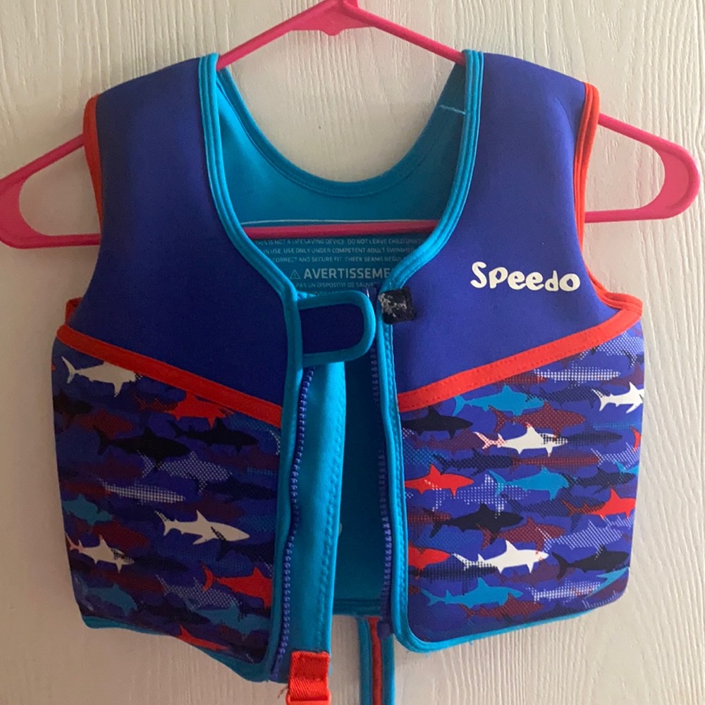 Speedo life vest